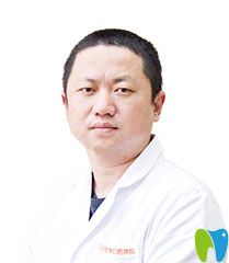 武漢冠美口腔醫(yī)生黃鑫