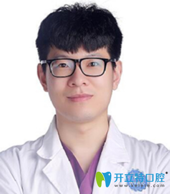 拜博口腔綜合齒科醫(yī)生李政育醫(yī)生