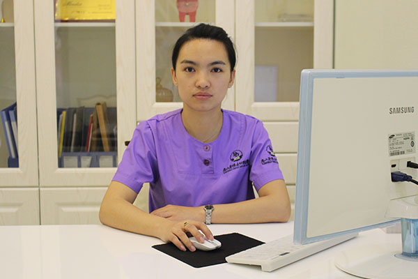 唐山牙博士口腔醫(yī)院 張靜