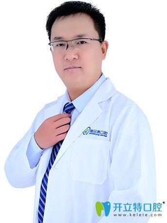雅貝康口腔首席種植醫(yī)生張寧