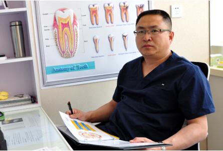 朝陽牙博士牙科 李銘漢