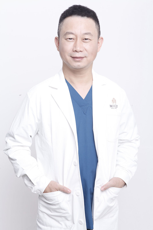 南昌瑞爾口腔門診部 董克文