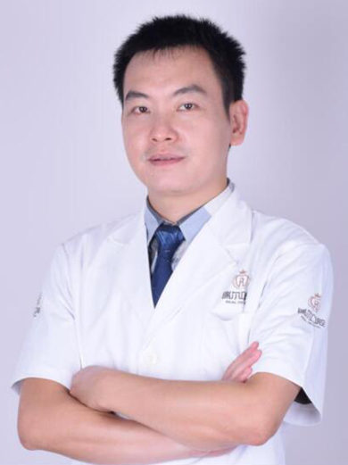 南昌瑞爾口腔門診部 黃輝