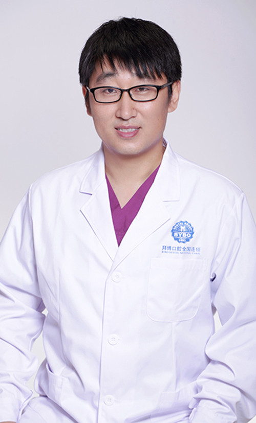 大連拜博口腔醫(yī)院 曲學(xué)輝