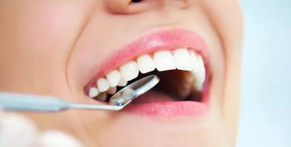 牙齒松動(dòng)怎么辦 是什么原因引起的 看武漢健齒口腔修復(fù)方法