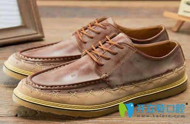 新疆凱樂口腔種植牙和純手工皮鞋對(duì)比