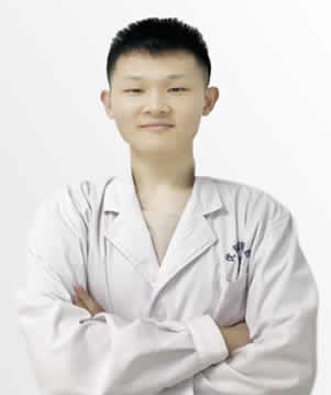 武漢優(yōu)益佳口腔門(mén)診部 邱楚宸