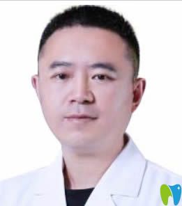 貴陽華美口腔中心種植修復(fù)醫(yī)生劉體寧