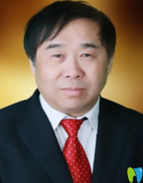 洛陽(yáng)拜博口腔種植牙醫(yī)生楊小林