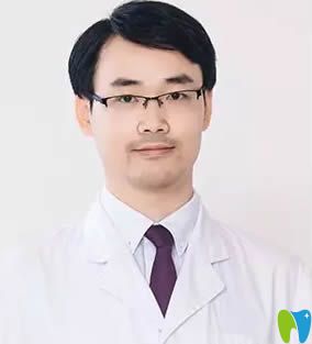 臺州維多利亞口腔門診部主任鄭杰星圖