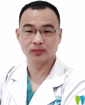 南京博韻口腔門診部全科醫(yī)師何靜