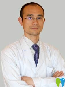 杭州時光口腔醫(yī)院資深醫(yī)師黃志雄 