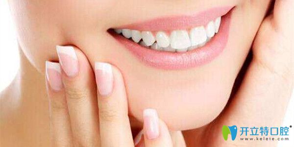 健康的牙齒要定期到口腔機(jī)構(gòu)洗牙