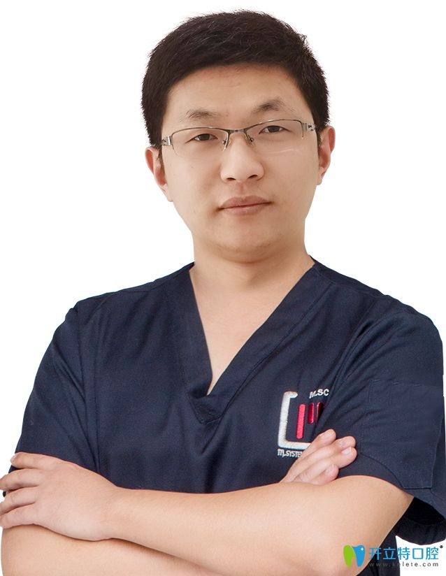 重慶維樂(lè)口腔黎輝醫(yī)生