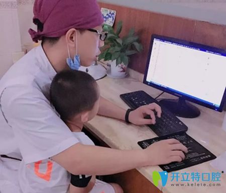 鐘林真也是一位非常受小朋友喜歡的醫(yī)生