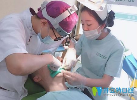 李雪醫(yī)生的日常工作圖