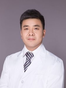 北京瑞鯊口腔門診部 靳迎君