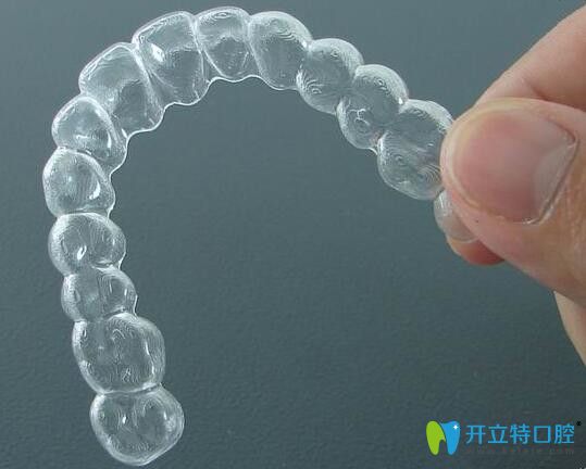 我在深圳諾德齒科戴的國產(chǎn)隱形牙套