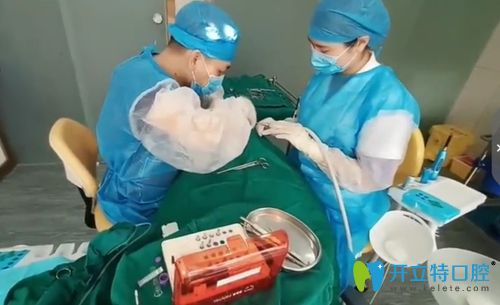 韋安醫(yī)生的種植牙過程照