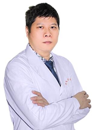 深圳啟飛口腔門診部 謝家偉