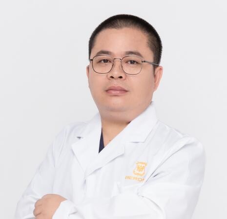 廣州柏德口腔門診部 劉軍