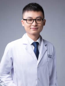 深圳韋博口腔門診部 王鵬 