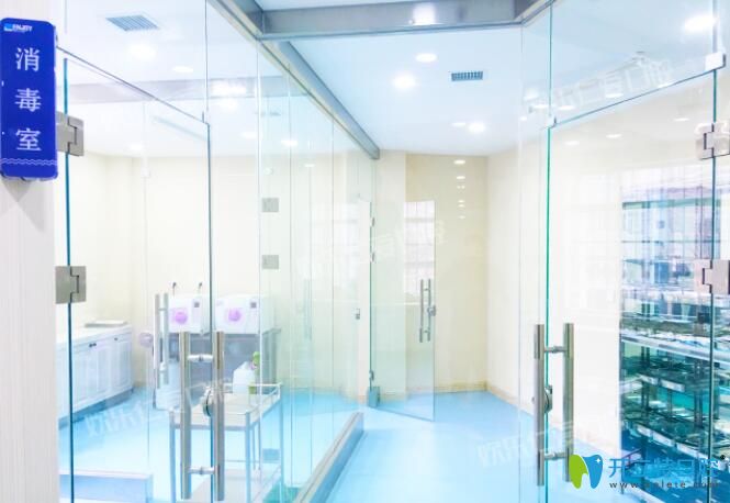沈陽歡樂仁愛口腔消毒室環(huán)境