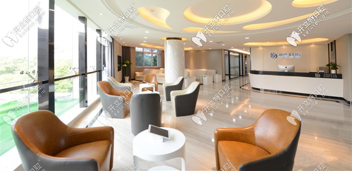 休息區(qū)域寬敞明亮