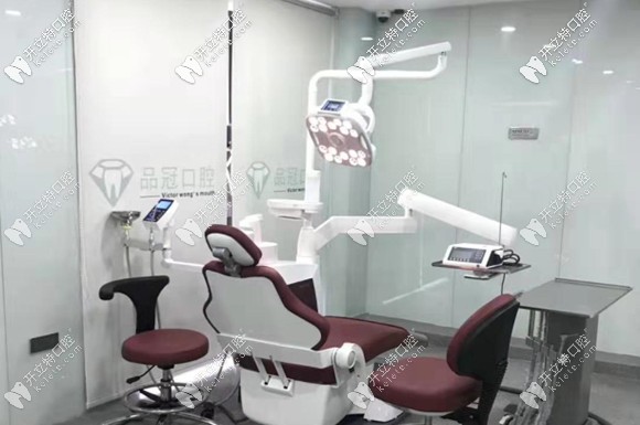 這里特聘有當?shù)毓k醫(yī)院的種植醫(yī)生 這里特聘有當?shù)毓k醫(yī)院的種植醫(yī)生