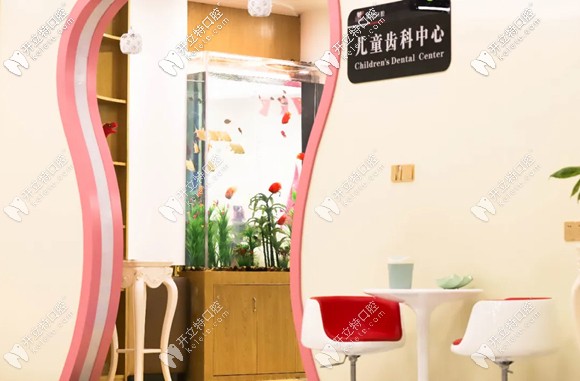 微笑口腔會為顧客提供全方位優(yōu)質(zhì)服務(wù)