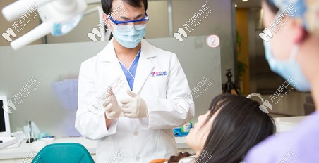 實行一對一的私人牙醫(yī)服務(wù)