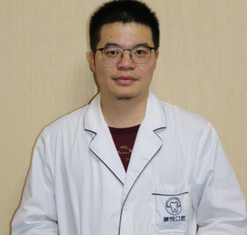 深圳華悅口腔門診部鐘元