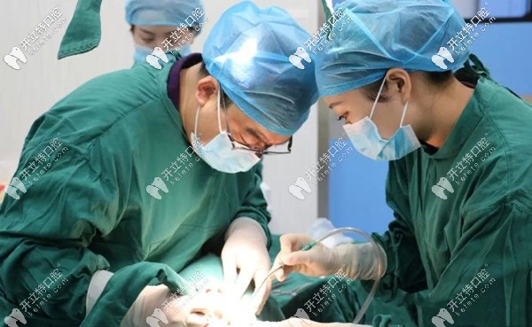 石家莊中諾口腔在做種植牙手術(shù)的過(guò)程