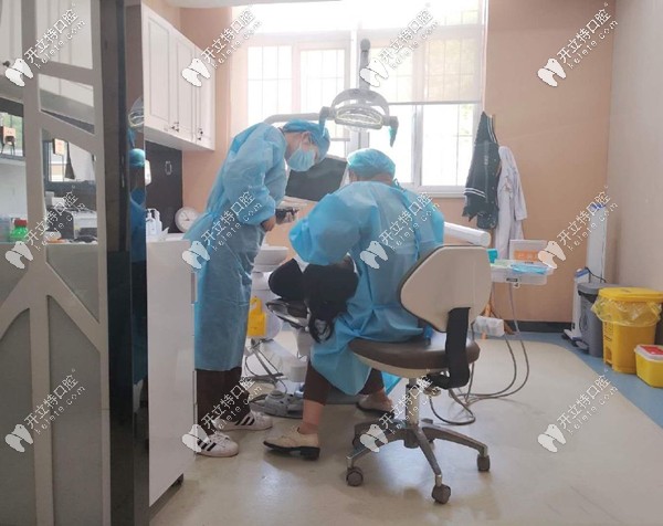 陽光樹口腔專業(yè)醫(yī)生團(tuán)隊