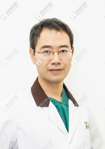 武漢壹加壹口腔中心 萬郁華