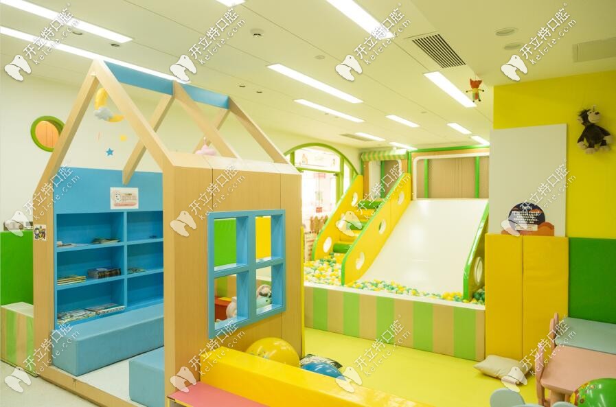 兒童游樂區(qū)