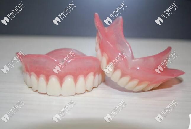 2025吸附性義齒收費(fèi)價(jià)格表:半口/全口吸附式假牙價(jià)格6800元起