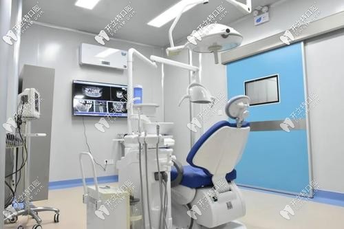 種植牙所需的手術(shù)設(shè)備