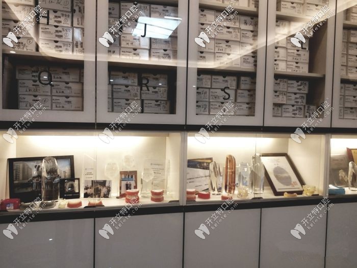 你是被獎杯吸引的還是被海量的隱適美吸引住的？