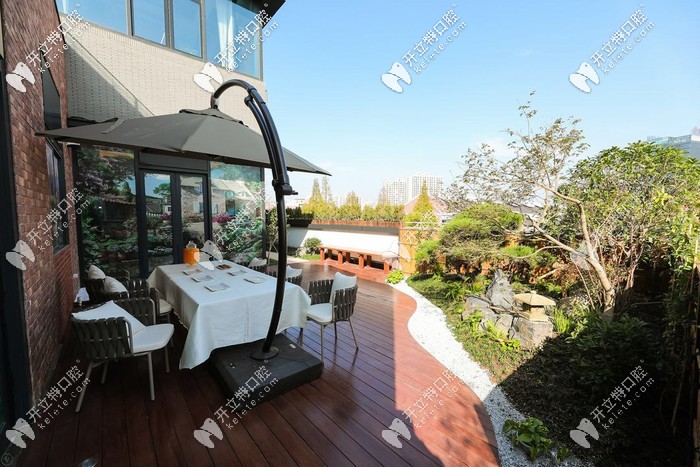 露天陽臺很有小資的感覺呀