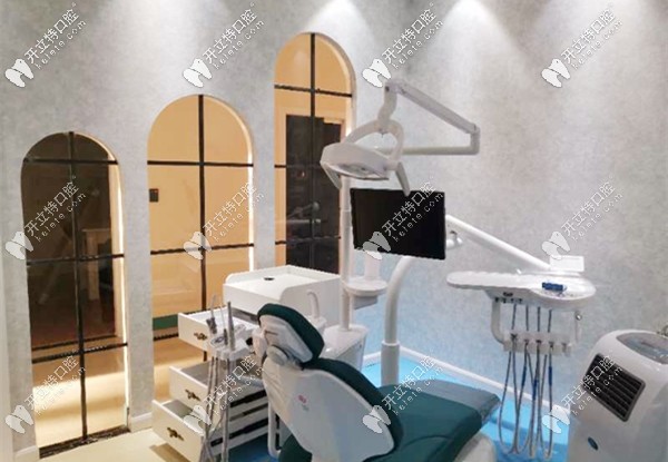 樂山英美口腔獨(dú)立潔凈的診療室