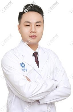 深圳拜爾口腔門診部 鐘文斌