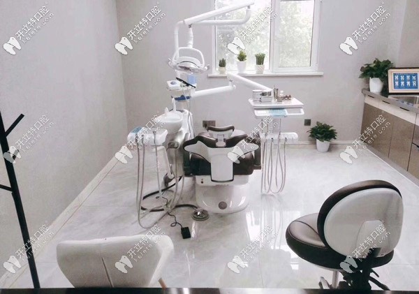 張宏鵬（愛芽）口腔種植牙診療室