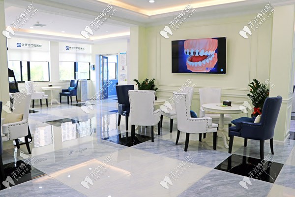 等候區(qū) 等候區(qū)