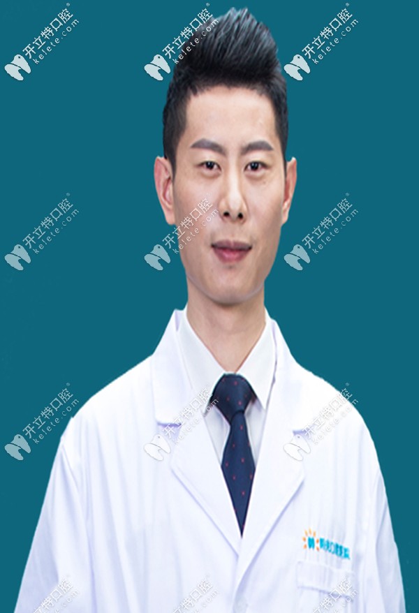 朗崇侖-岳陽陽光口腔全科醫(yī)師