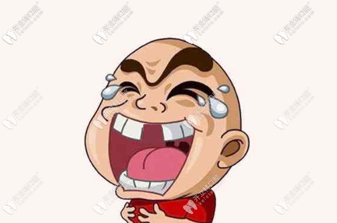 拔完牙一年后還可以做種植牙嗎？怕痛該選擇哪種植體呢