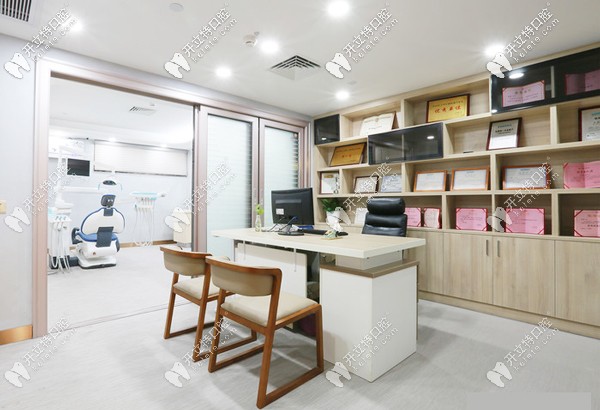 白云區(qū)曙光牙科的診室