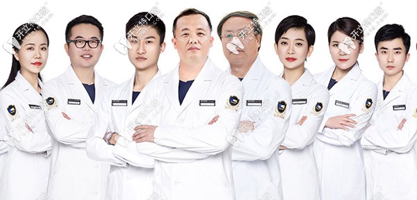 團(tuán)隊(duì)醫(yī)生照片