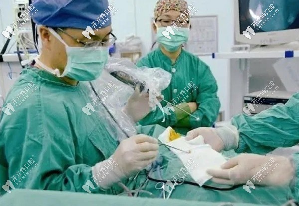 通過手術把牙齒取出