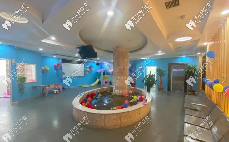 兒童游樂區(qū)